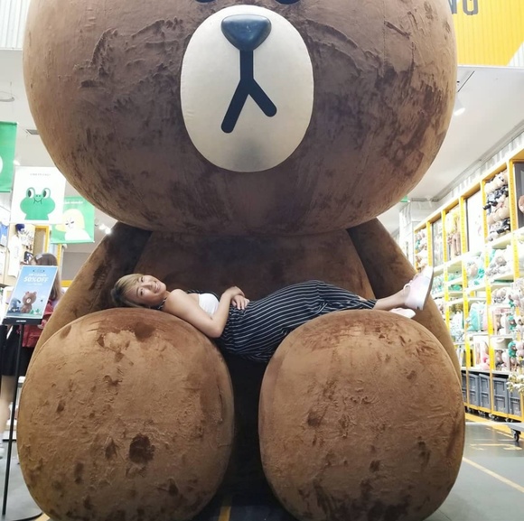 Meet your Posher, Keri - Picture 2 of 3